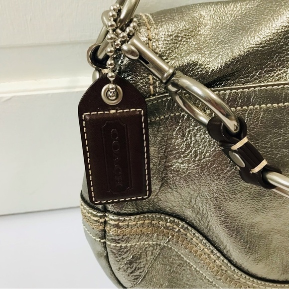 New COACH Metallic Silver Flap Versatile Leather Handbag - Picture 4 of 7